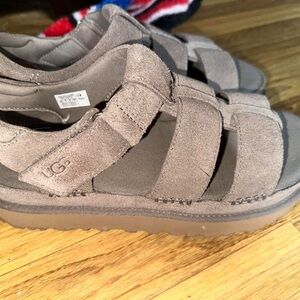 GUC 10 Ugg women’s goldenstar fisherman sandals in smoke plume